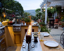 Outdoor Kitchens & BBQs